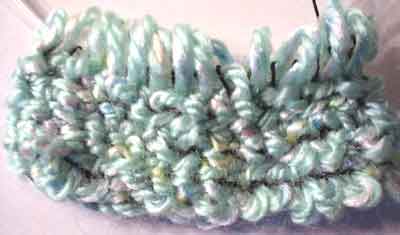 Plain knitting with elastic thread to make it fluffy and stretchy